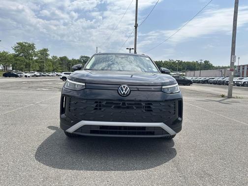 2025 Volkswagen Tiguan 2.0T SE 4MOTION