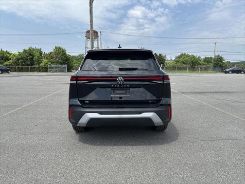 2025 Volkswagen Tiguan 2.0T SE 4MOTION
