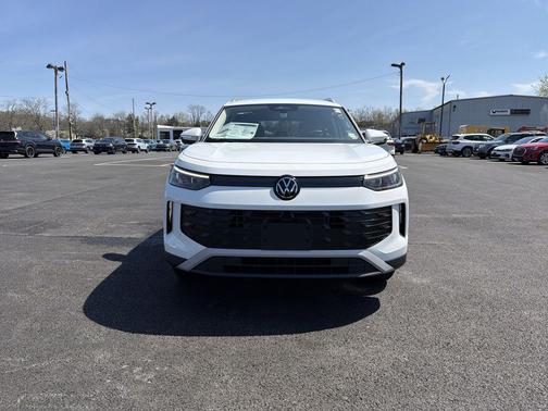 Pure White 2026 Volkswagen Tiguan 2.0T SE 4MOTION