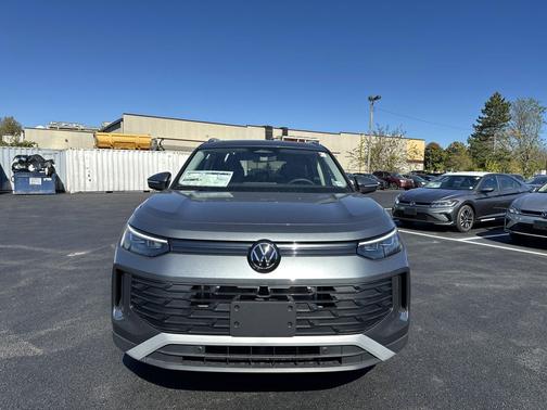 2025 Volkswagen Tiguan 2.0T SE 4MOTION