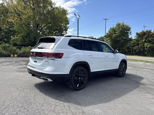 2026 Volkswagen Atlas 2.0T SE w/Technology 4MOTION