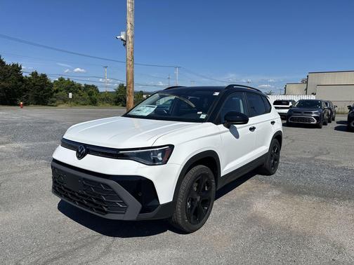 2025 Volkswagen Taos 1.5T SE Black