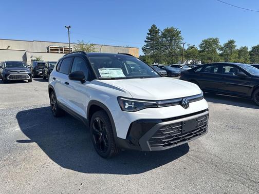 2025 Volkswagen Taos 1.5T SE Black