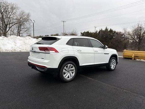 2022 Volkswagen Atlas Cross Sport 3.6L V6 SE w/Technology