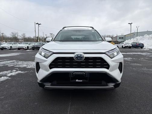 2023 Toyota RAV4 Hybrid SE