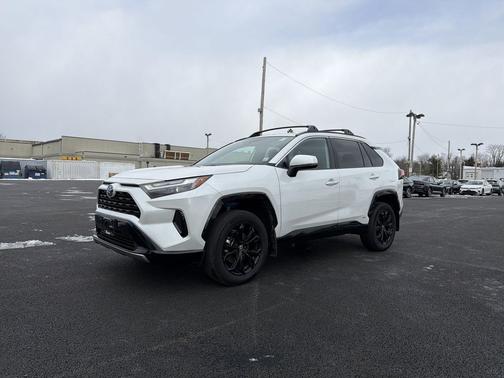 2023 Toyota RAV4 Hybrid SE