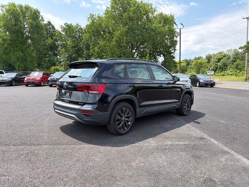 Deep Black 2022 Volkswagen Taos 1.5T S