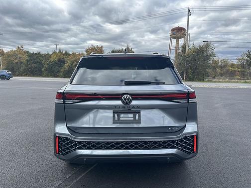 2026 Volkswagen Tiguan 2.0T SE R-Line Black 4MOTION