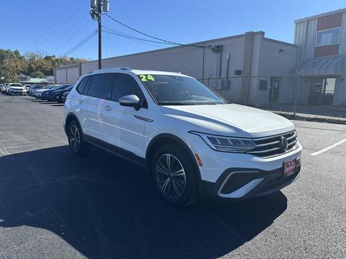 2024 Volkswagen Tiguan 2.0T Wolfsburg Edition