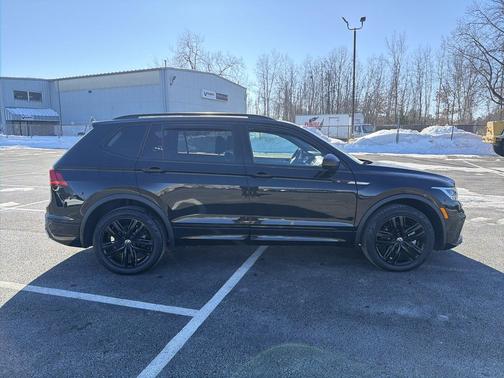 2022 Volkswagen Tiguan 2.0T SE R-Line Black 4MOTION