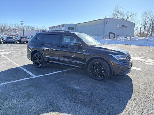 2022 Volkswagen Tiguan 2.0T SE R-Line Black 4MOTION