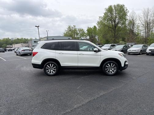 White Diamond Pearl 2019 Honda Pilot EX