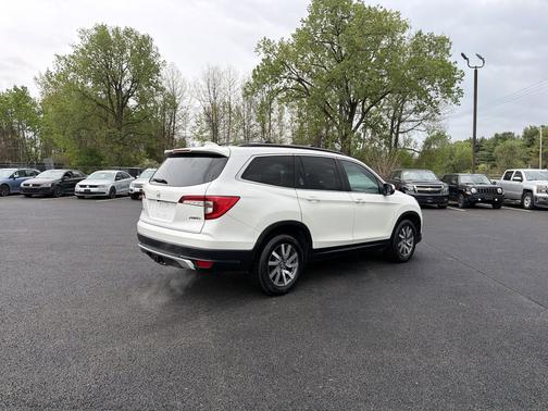 White Diamond Pearl 2019 Honda Pilot EX