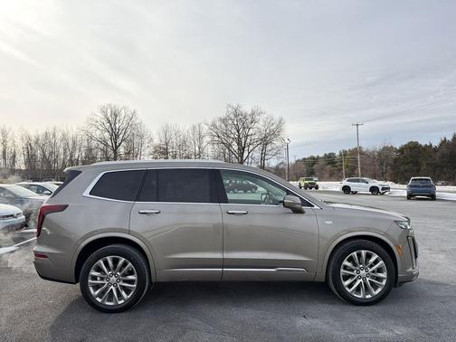 2022 Cadillac XT6 Premium Luxury AWD