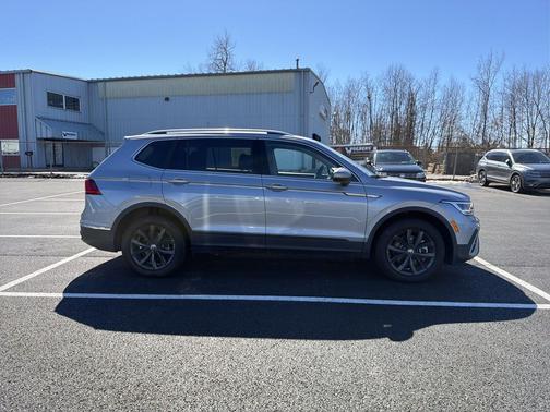 2024 Volkswagen Tiguan 2.0T SE 4MOTION