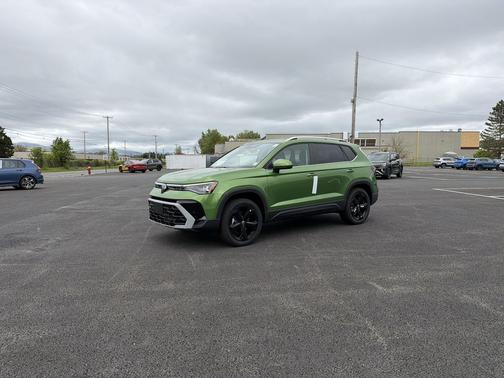 Bright Moss Green Metallic 2026 Volkswagen Taos SEL