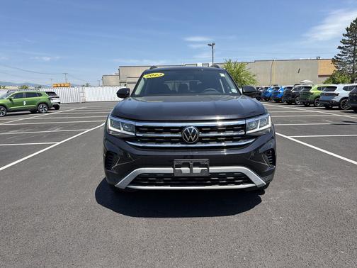 Deep Black 2023 Volkswagen Atlas 3.6L SE w/Technology