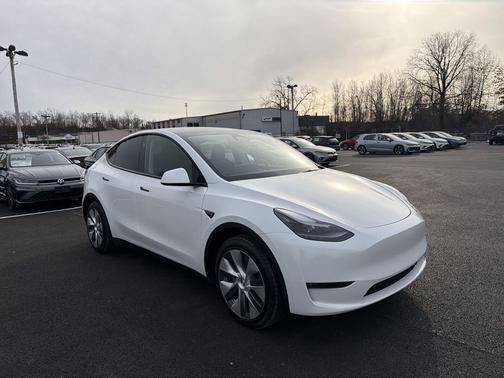 2024 Tesla Model Y Long Range Dual Motor All-Wheel Drive