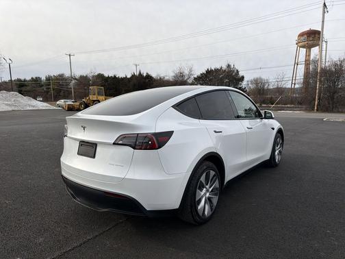2024 Tesla Model Y Long Range Dual Motor All-Wheel Drive