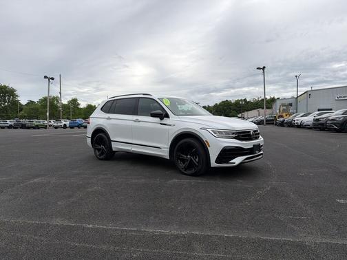 Opal White Pearl 2023 Volkswagen Tiguan 2.0T SE R-Line Black 4MOTION
