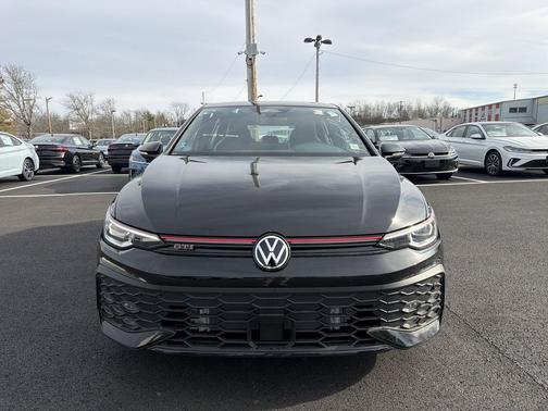 Mythos Black Metallic 2026 Volkswagen Golf GTI 2.0T SE DSG