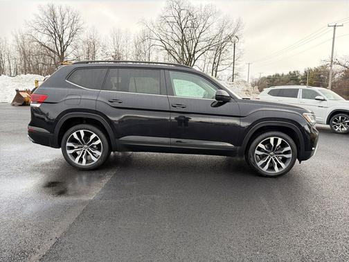 2022 Volkswagen Atlas 3.6L SE w/Technology