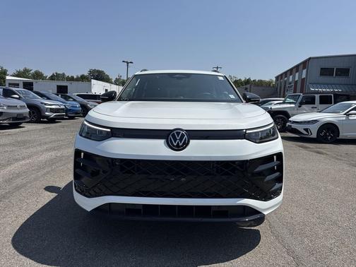 2025 Volkswagen Tiguan 2.0T SE R-Line Black 4MOTION
