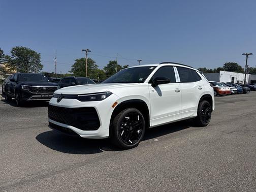 2025 Volkswagen Tiguan 2.0T SE R-Line Black 4MOTION