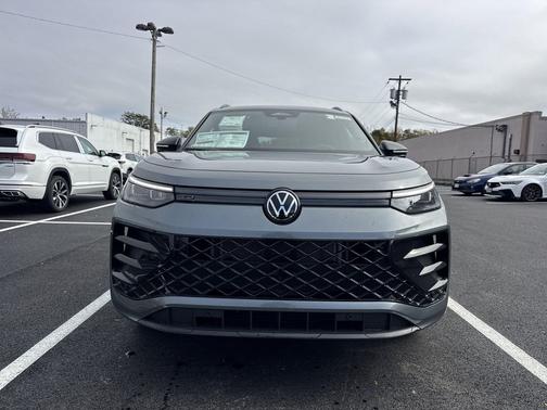 2025 Volkswagen Tiguan 2.0T SE R-Line Black 4MOTION