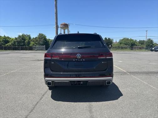 2025 Volkswagen Atlas 2.0T Peak Edition