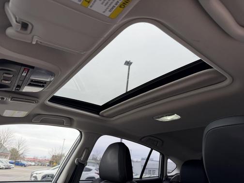 Crystal White Pearl 2023 Subaru Crosstrek Limited