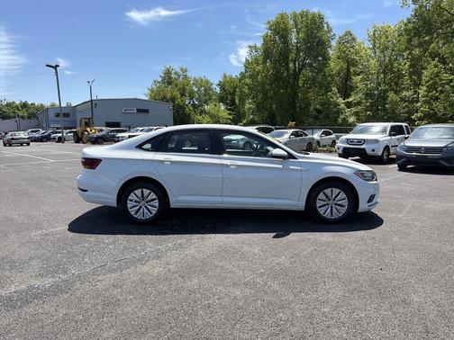 Pure White 2019 Volkswagen Jetta 1.4T S