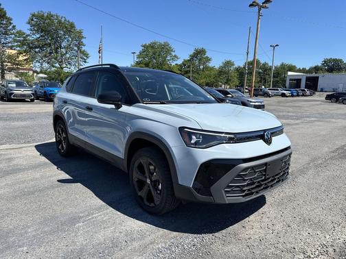 2025 Volkswagen Taos 1.5T SE Black