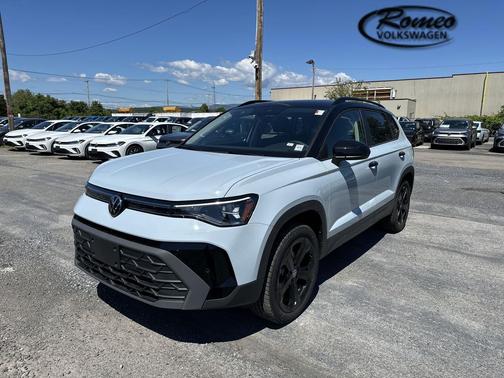 2025 Volkswagen Taos 1.5T SE Black