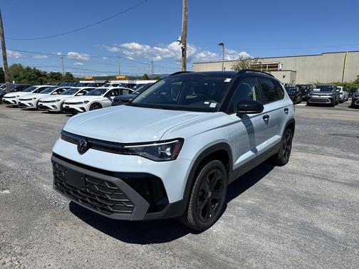 2025 Volkswagen Taos 1.5T SE Black