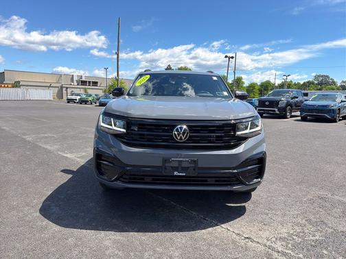 Tourmaline Blue Metallic 2023 Volkswagen Atlas Cross Sport 3.6L V6 SEL R-Line