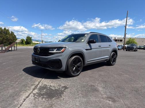 Tourmaline Blue Metallic 2023 Volkswagen Atlas Cross Sport 3.6L V6 SEL R-Line