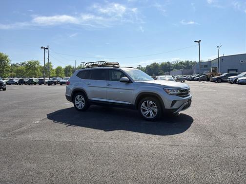 Pyrite Silver Metallic 2022 Volkswagen Atlas 3.6L SE w/Technology
