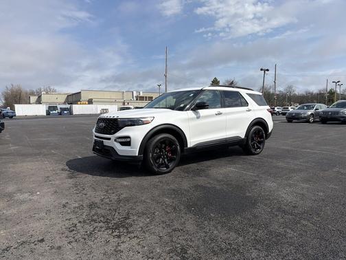 Star White Metallic Tri-Coat 2024 Ford Explorer ST