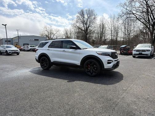 Star White Metallic Tri-Coat 2024 Ford Explorer ST