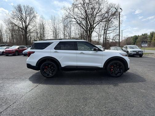 Star White Metallic Tri-Coat 2024 Ford Explorer ST