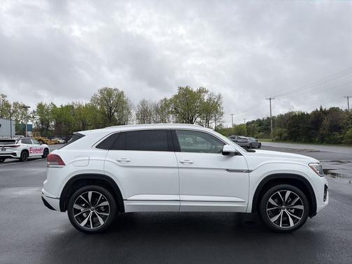 Opal White Pearl 2024 Volkswagen Atlas Cross Sport 2.0T SEL Premium