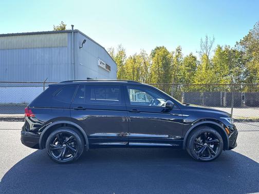 2023 Volkswagen Tiguan 2.0T SE R-Line Black 4MOTION