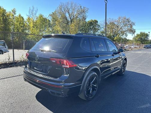 2023 Volkswagen Tiguan 2.0T SE R-Line Black 4MOTION