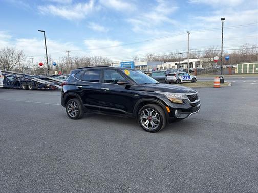 Cherry Black 2023 Kia Seltos SX Turbo