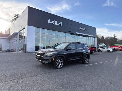 Cherry Black 2023 Kia Seltos SX Turbo