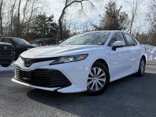 2019 Toyota Camry Hybrid LE