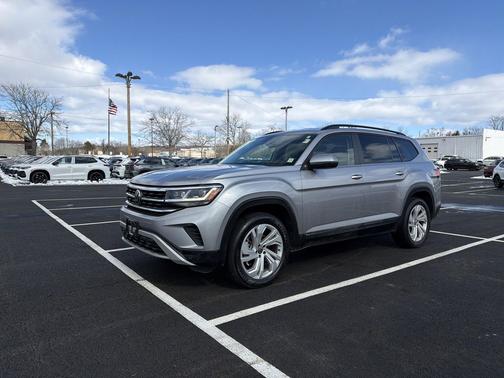 2022 Volkswagen Atlas 3.6L SE w/Technology