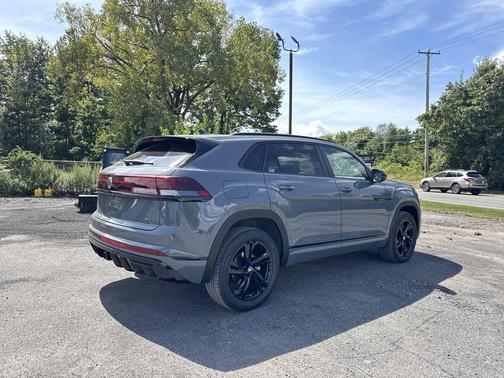 2026 Volkswagen Atlas Cross Sport 2.0T SEL