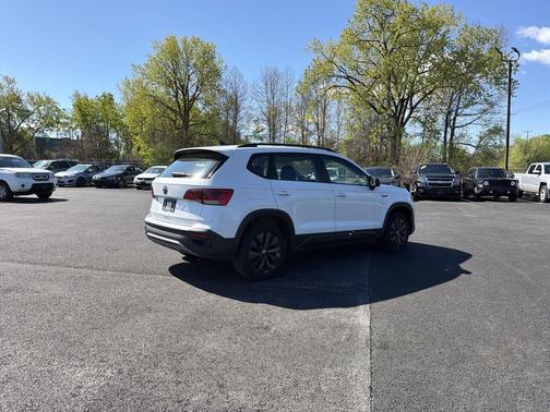 Pure White 2024 Volkswagen Taos 1.5T S